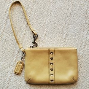 💛 Pale Yellow Coach Wristlet 💛